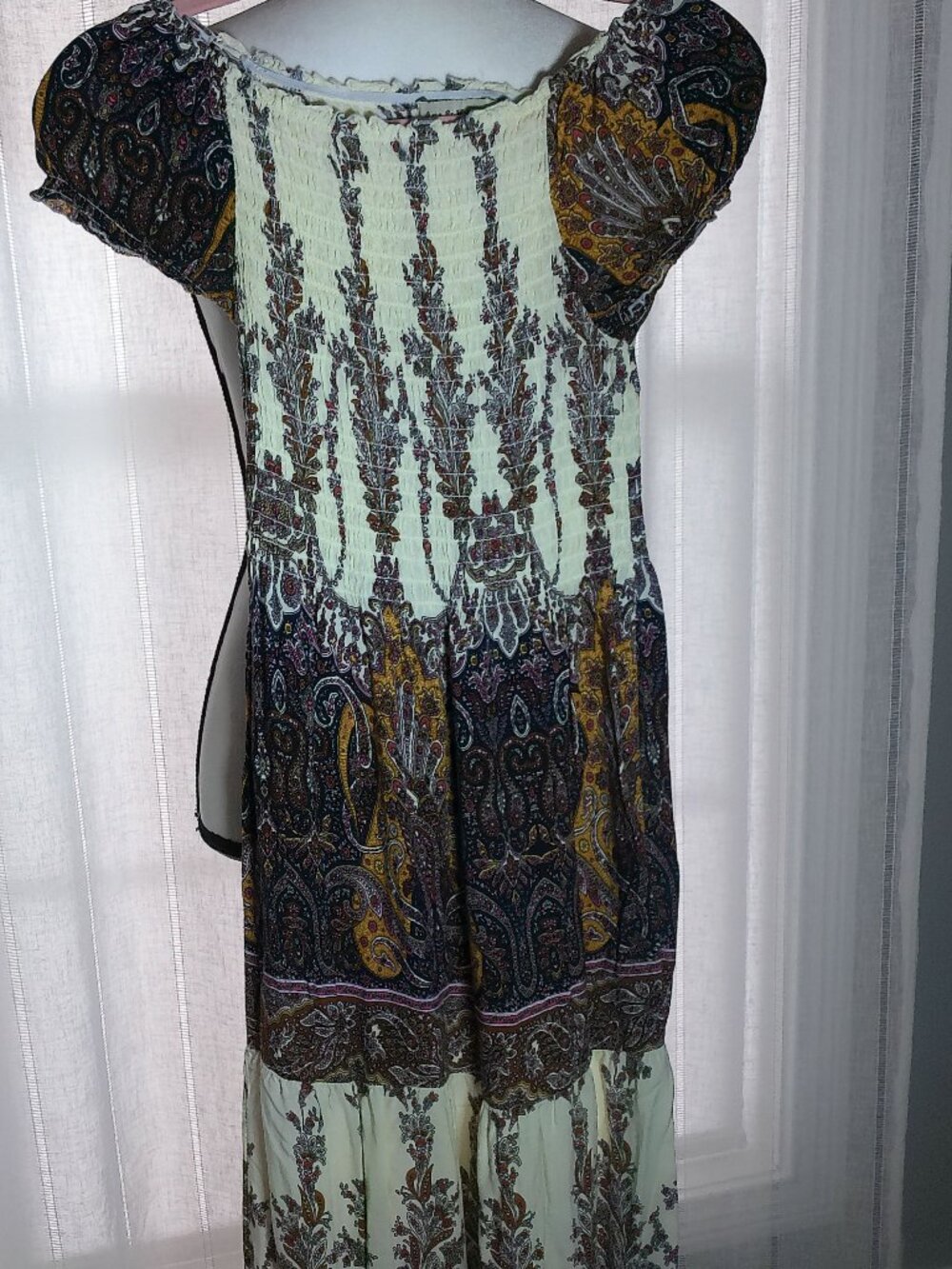 ANA & KATE Puffy Sleeve Scoop Neck Cream, Gold, etc Pasley Design Maxi Dress M